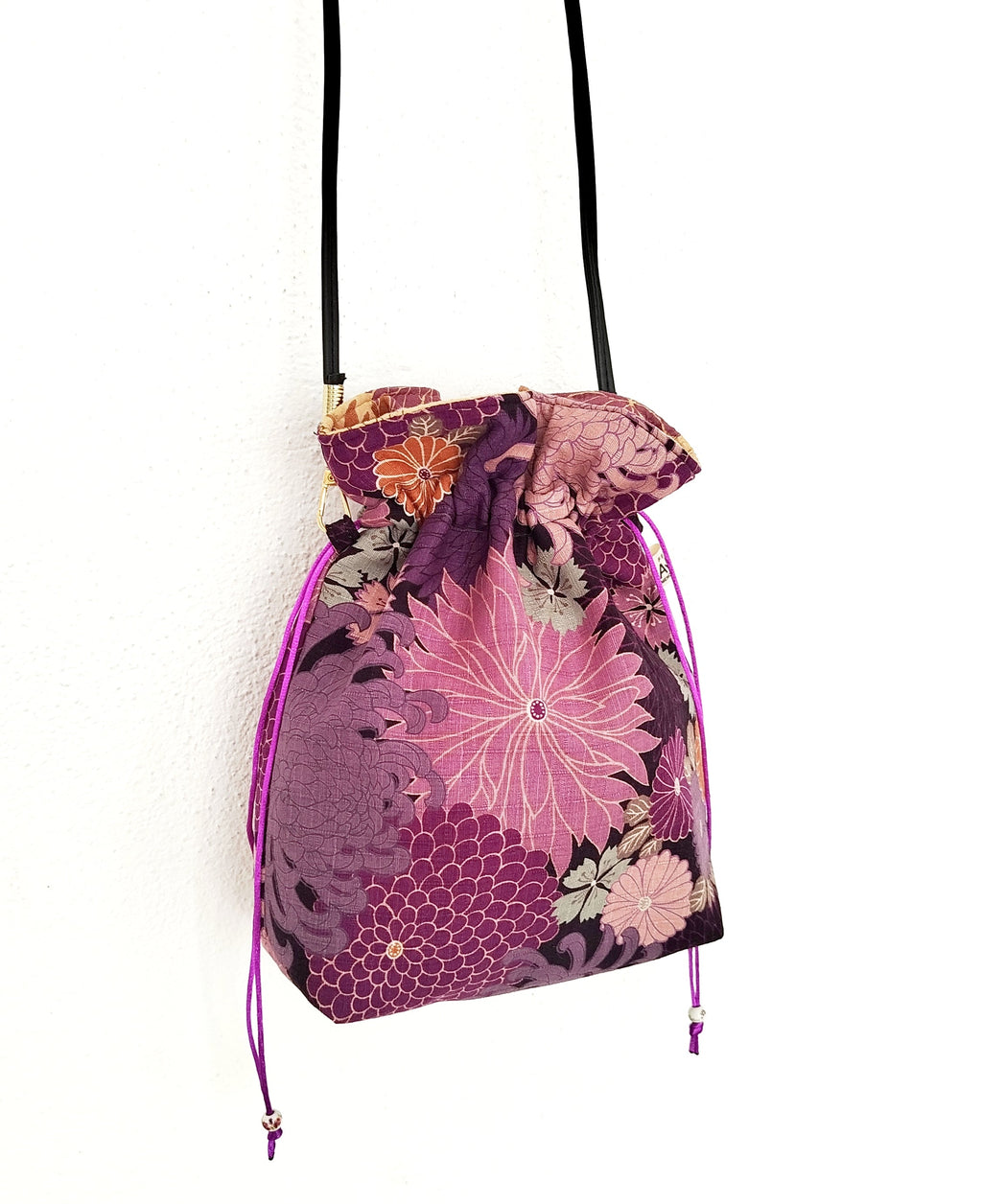 Bombonera flores moradas