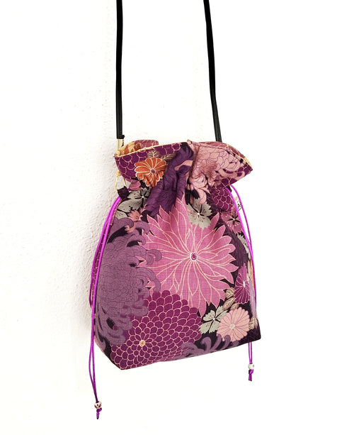 Bombonera flores moradas