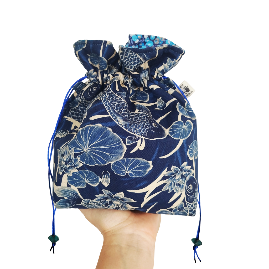 Bombonera carpas japonesas azul
