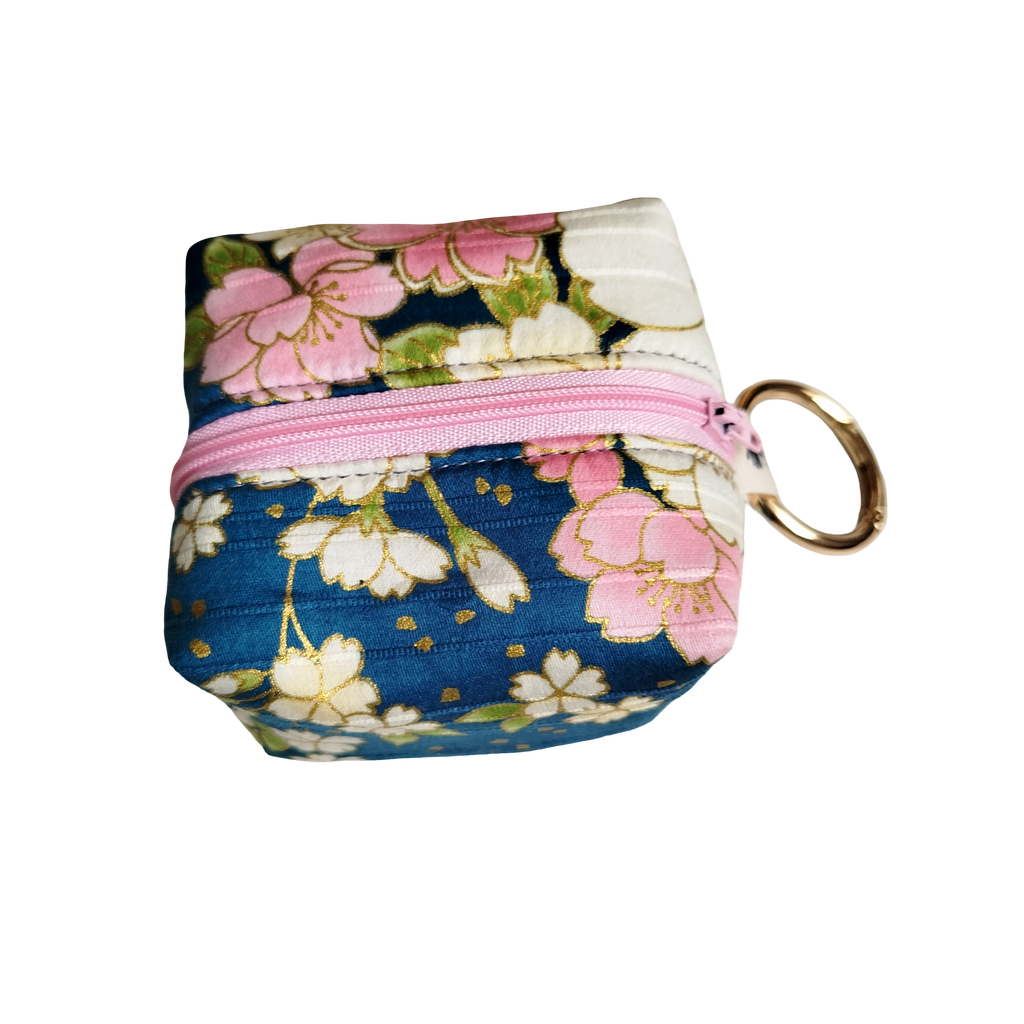 Mini charm satin azul flor rosa